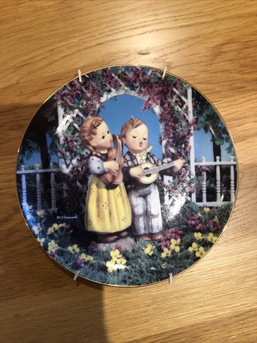 Hummel collectors plate - collectors,