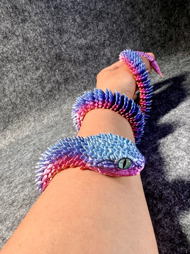 Large articulated rainbow - large,