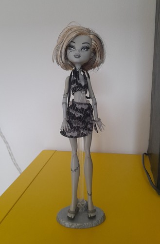 Monster high skull shores - monster,