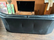 Beautiful Italian Leather Sofa & Chaise Longue Set – Handmade in Italy £200