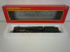 HORNBY OO R522 4-6-2 CLASS 7 LOCOMOTIVE & TENDER OLIVER CROMWELL SILVER SEAL