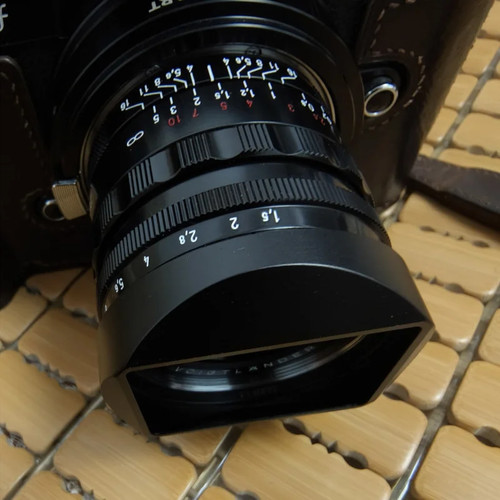 Square lens hood with - cap, fit