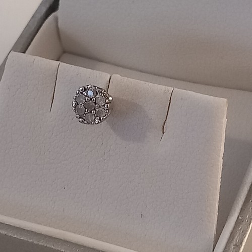 Natural diamond 9ct - &, white