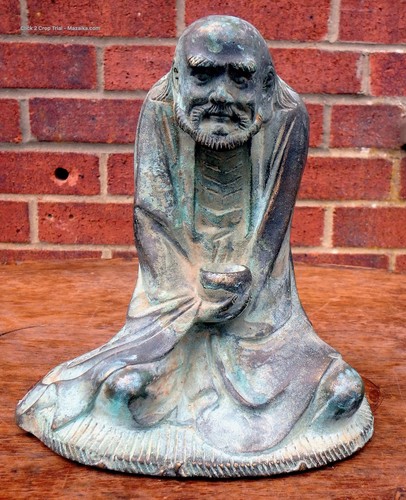 Chinese antique bronze figure