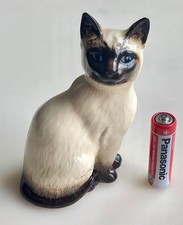 BEAUTIFUL VINTAGE ROYAL DOULTON  SIAMESE CAT FIGURINE 1887