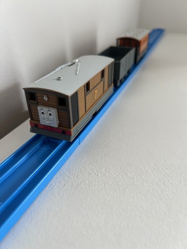 Tomy trackmaster toby train - toby,