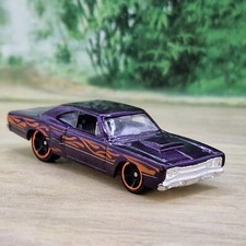 Hot Wheels '69 Dodge Coronet Super Bee Diecast Model 1:64 (65) Ex Condition