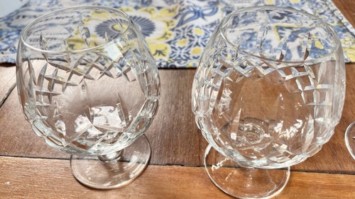 Set clear cut glass - of,