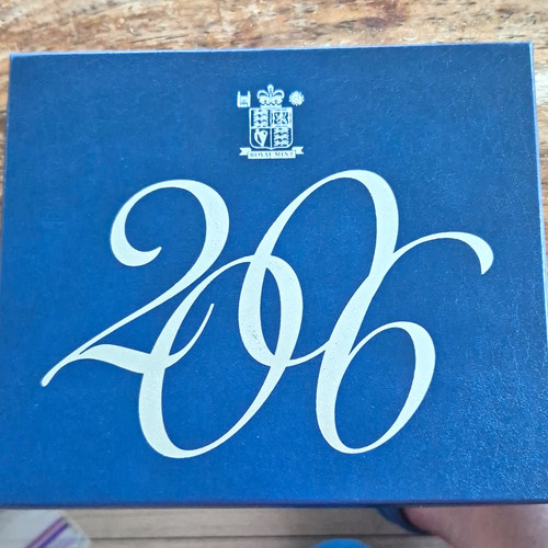 2006 royal mint coin - mint, 11-coin