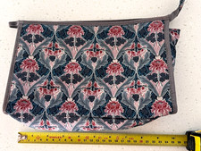VINTAGE LIBERTY of London BARTHRAM Large Make up Bag - NIB but no box