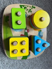 wooden shape sorting puzzle