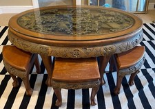 large Chinese hand-carved wooden coffee table and 6x (!) stools.119 x 75 x51 cm