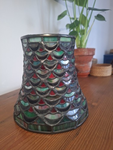 Tiffany lampshade table lamp - tiffany,