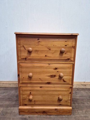 Pine chest drawers - of, 3