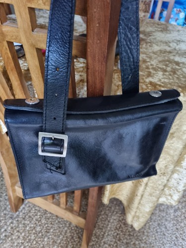 Black leather vintage - black,