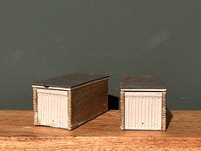 2 Hornby R8986 Skaledale OO Gauge Brick Garages Used Unboxed Resin