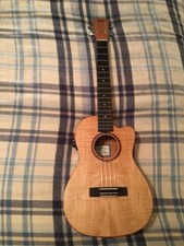 LANIKAI. FM-CEB ELECTRO CUTTAWAY BARITONE UKULELE IN EXCELLENT CONDITION 