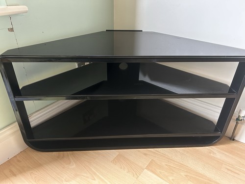Black triangular corner - black,
