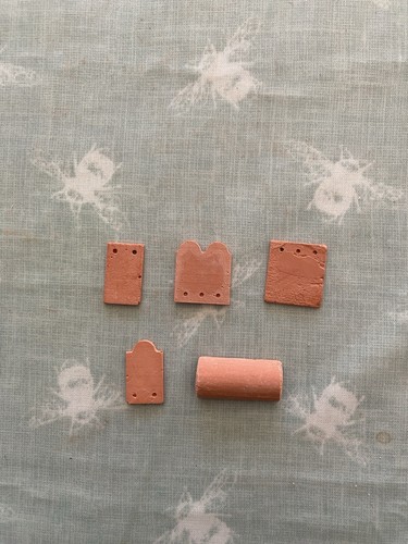 Dolls house special - house, roof