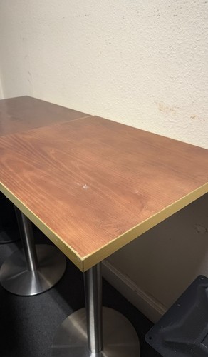 Square table with round base - square,