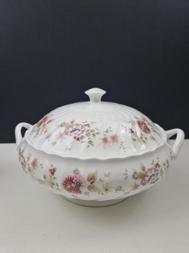 Wedgwood posy covered - posy,