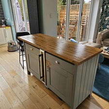 Kitchen Island with 2 x 600mm