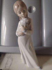 Vintage Nao By Lladro Girl