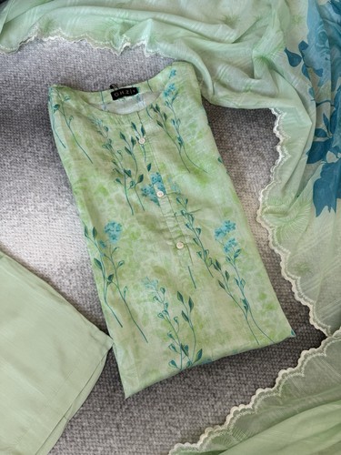 Pakistani women 3pc summer