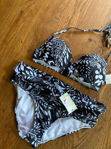 New black white floral padded