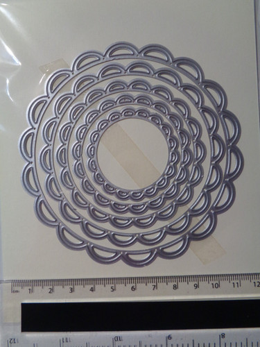 Scallop edge circle - scallop,