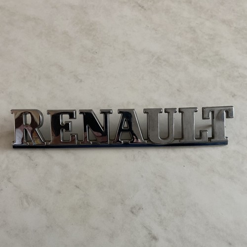 Used renault badge - used,