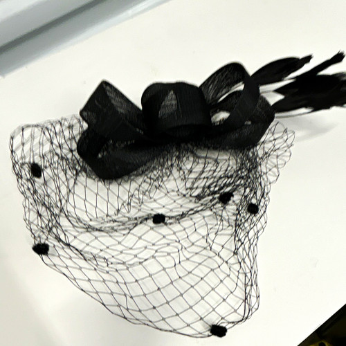 Black mesh feather fascinator - mesh,