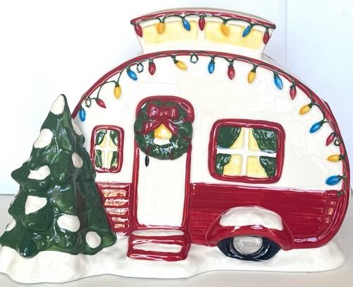 Retro red camper - red, christmas