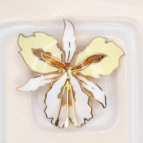 Vintage white orchid brooch - white,