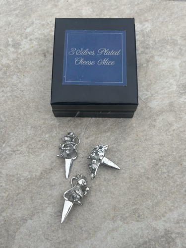 Silver plated mouse cheese - silver,
