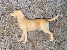 BESWICK DOG GLOSS FIGURE ~  GOLDEN LABRADOR / RETRIEVER