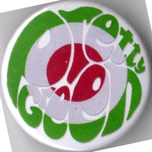 Pretty green 25mm pin - green,