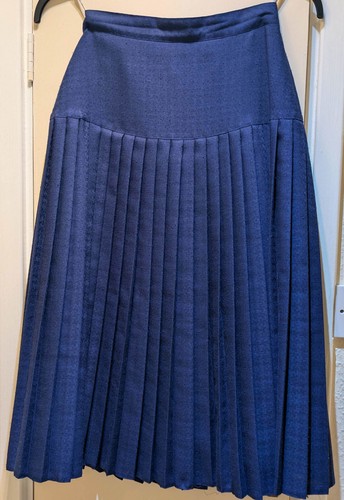 Skirt size used tuzzi - 8, used.