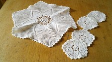 SET OF 4 VINTAGE HAND CROCHET COASTERS AND CENTRAL MAT