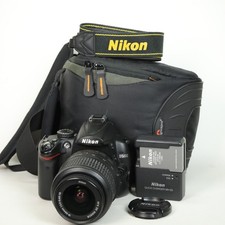 Nikon D D5000 DSLR & VR
