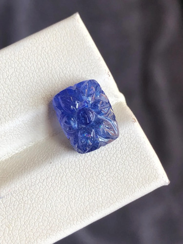 Natural tanzanite carving - tanzanite,