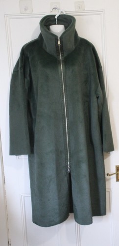 Green free people - people, length
