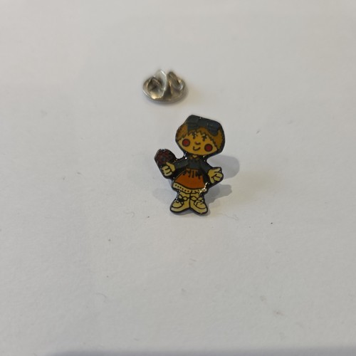 The magic roundabout lapel - lapel, pin