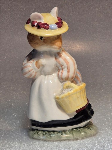 Royal doulton figurine - ,