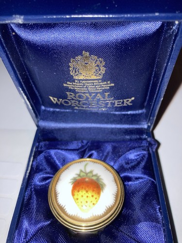 Royal worcester pill - worcester,