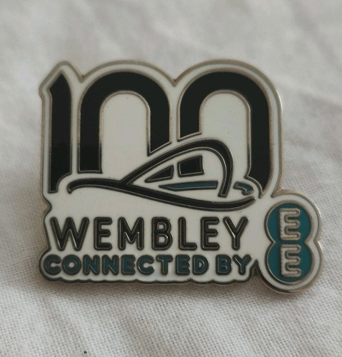 Wembley 100 pin badge rare - 100, !!