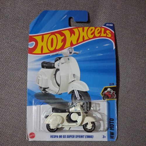 Hot wheels white - vespa, 90