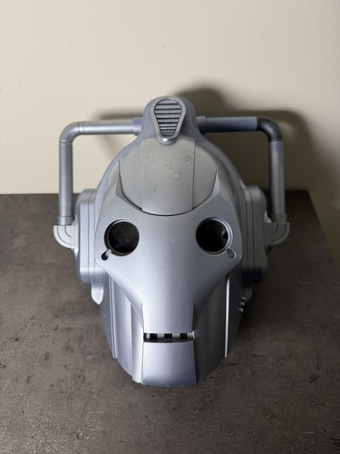 Doctor who cyberman - doctor,