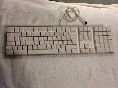 Apple wired keyboard a1048 - apple,