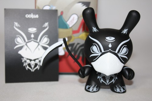 Kidrobot 2014 dunny - dunny, war